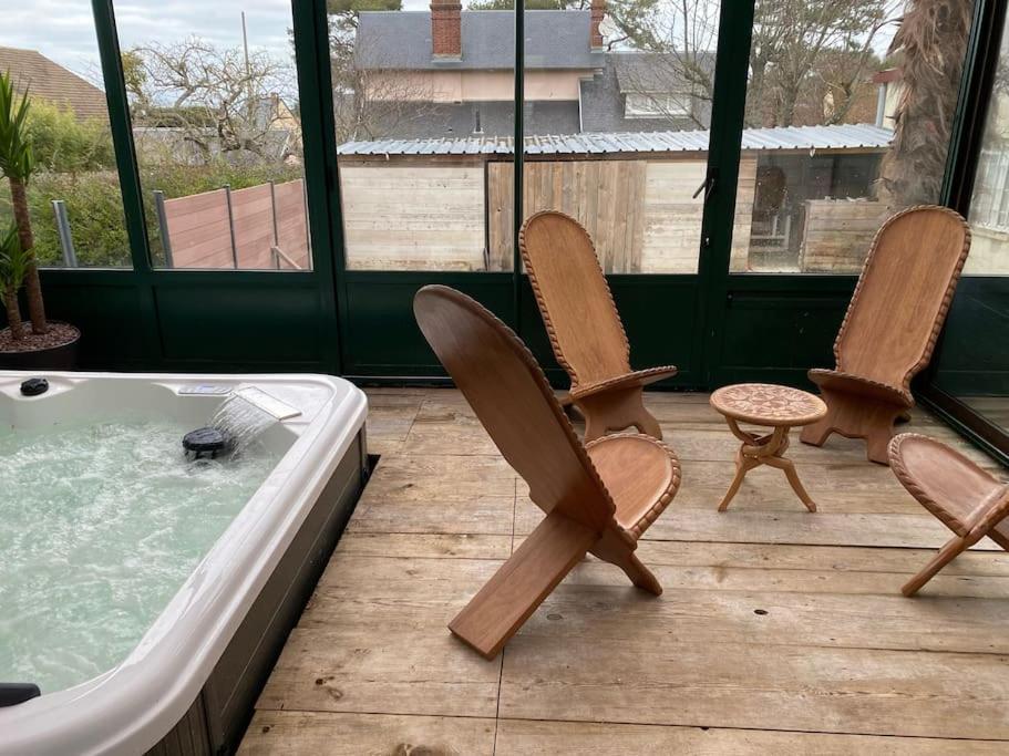 ウルガット Maison Confortable Pour 10 Personnes Avec Jacuzziヴィラ エクステリア 写真